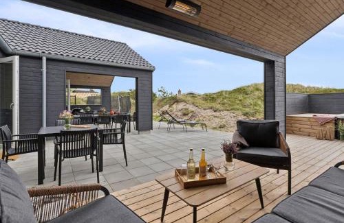 Houvig Strand House | 5 star holiday home in Ringkøbing