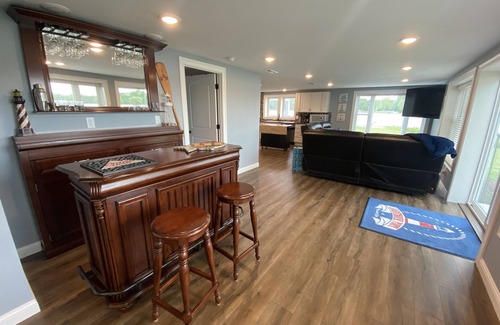 Three Rivers House | 5-Star Lakeside Luxury & Comfort!