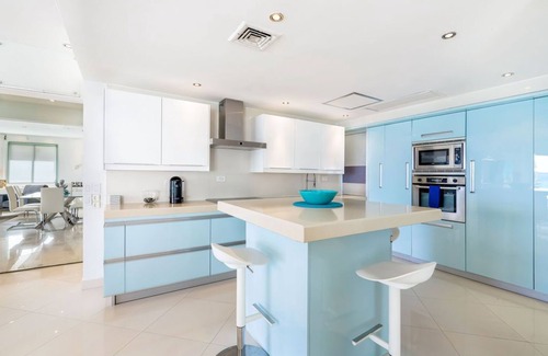 Simpson Bay Condo | 5 star luxury on the beach