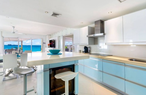 Simpson Bay Condo | 5 star luxury on the beach