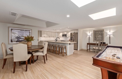 South Scottsdale House | 5 STAR NEW FURNISHINGS HI SPEED INTERNET, 2 pools McCormick Ranch Walkable