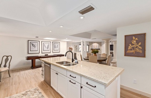 South Scottsdale House | 5 STAR NEW FURNISHINGS HI SPEED INTERNET, 2 pools McCormick Ranch Walkable