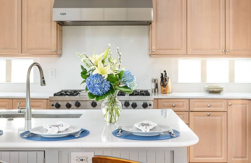 Vanderhorst Plantation House | 5 Star Reviews! Great Family Home w/Lagoon Views! Perfect for Extended Stays!