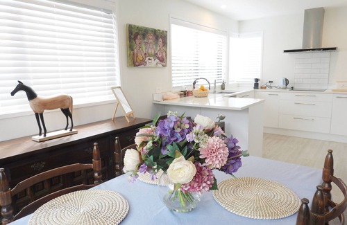 Pyes Pa Cottage | 5 star Tauranga cottage- dog friendly