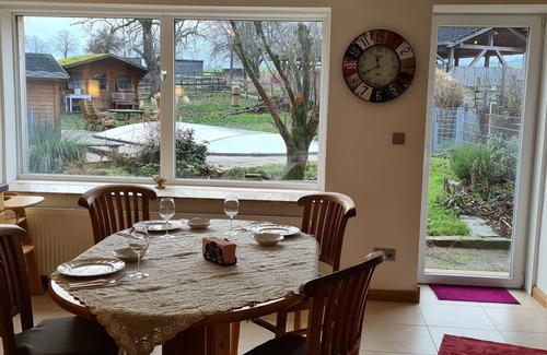 Halle Condo | 5-star vacation apartment "Hedfan" in Cnauceltaidd