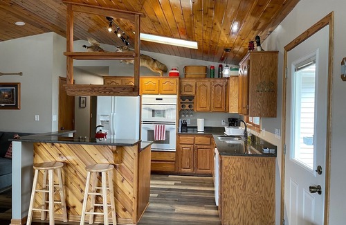 Garrison House | 5 Stars! Updated/Private/Clean/Spacious Cabin On Lake Mille Lacs-4 bedroom