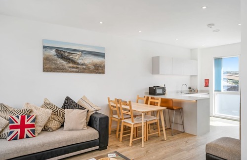 Perranporth House | 5 The Dunes - a house that sleeps 4 guests in 2 bedrooms