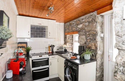 Gallt Y Foel House | 5 THOMAS STREET, family friendly, with a garden in Llanberis