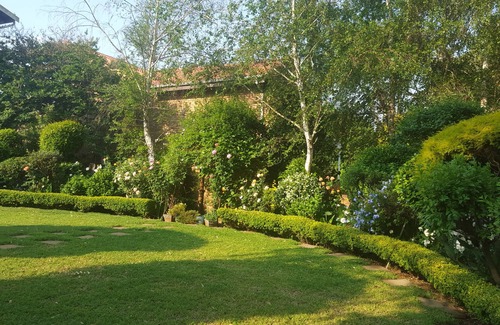 Ekurhuleni House | 50 Homestead Street B&B | Johannesburg International Airport