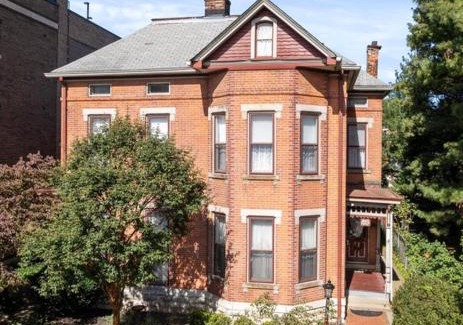 Italian Village Bed & Breakfast | 50 Lincoln Short North Bed & Breakfast