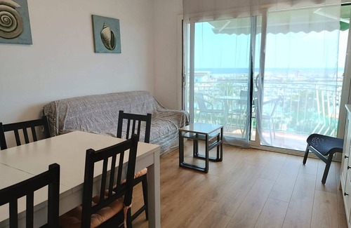 Blanes Apartment | 50 m² Apartment ∙ 3 bedrooms ∙ 5 guests