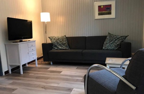Lucenay-l'Eveque House | 50 m² House ∙ 1 bedroom ∙ 2 guests