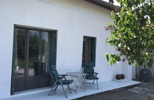 Lucenay-l'Eveque House | 50 m² House ∙ 1 bedroom ∙ 2 guests