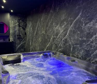 Tressin Apartment | 50 Nuances de Plaisir