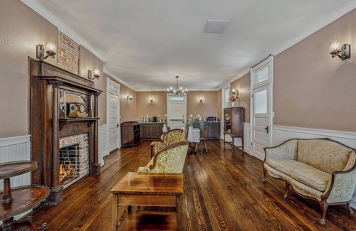 Berkeley Springs Bed & Breakfast | 50's Drive-In Inside the Grand Castalian Inn B&B