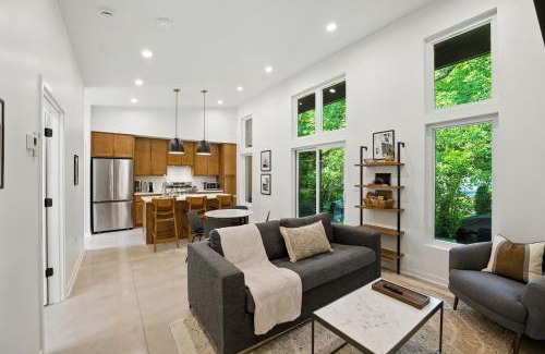Thiensville House | 500 House - Unit B townhouse