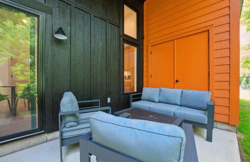 Thiensville House | 500 House - Unit B townhouse