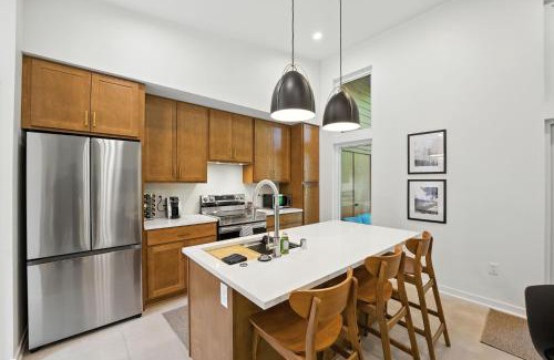 Thiensville House | 500 House - Unit B townhouse