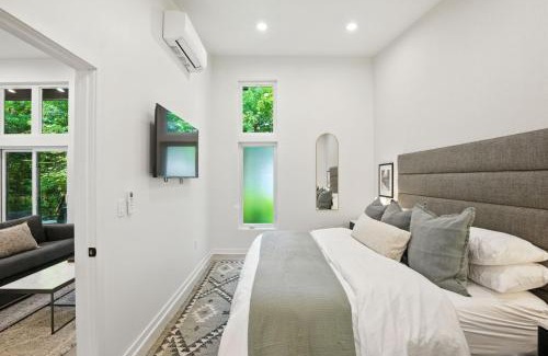 Thiensville House | 500 House - Unit B townhouse