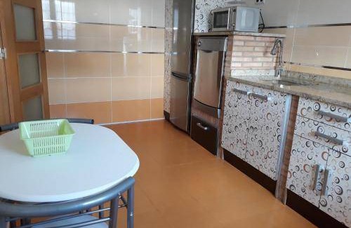 Zarza de Granadilla House | 500 m² House ∙ 3 bedrooms ∙ 8 guests