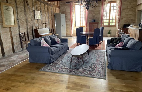 Damiatte House | 500 m² Gîte ∙ 7 bedrooms ∙ 14 guests