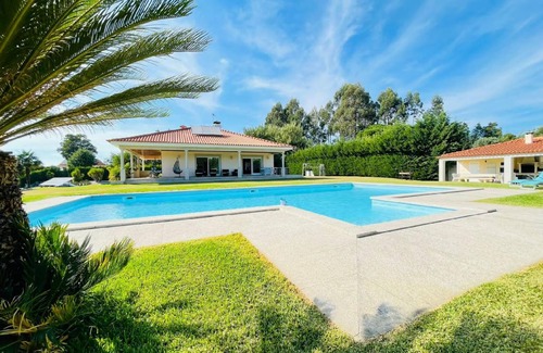 Cardielos House | 500 m² House ∙ 6 bedrooms ∙ 14 guests
