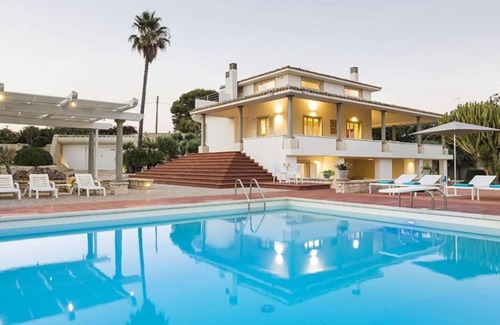 Marina di Modica Villa | 500 m² Villa ∙ 9 bedrooms ∙ 18 guests