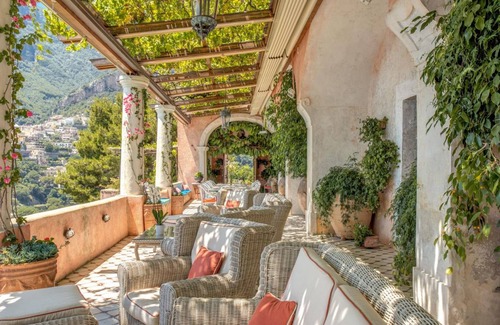 Montepertuso Villa | 500 m² Villa ∙ 8 bedrooms ∙ 20 guests