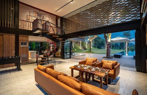 Thuong Tin Villa | 5000 m² Villa ∙ 6 bedrooms ∙ 18 guests