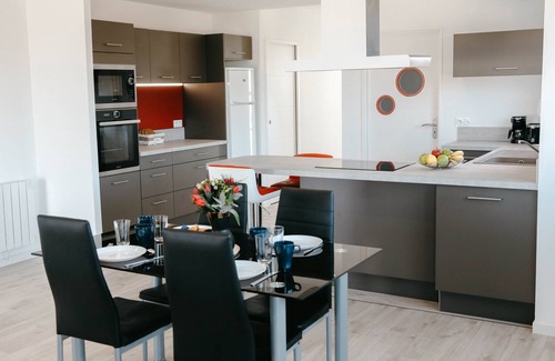 Plouneour-Brignogan-Plages Ski Chalet | 500m from the sea, modern house with garden for 4
