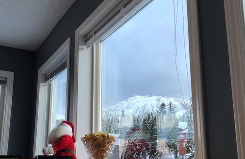 Courtenay Condo | 501 Paradise Ridge - Family Accomodation on Mt Washington
