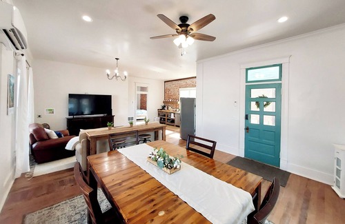 Salmon House | 504 Historic Brickhouse off Main St. - 2 Blocks from Salmon River