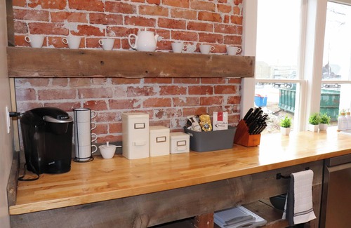 Salmon House | 504 Historic Brickhouse off Main St. - 2 Blocks from Salmon River