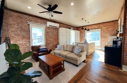 Salmon House | 506 Historic Brickhouse off Main St. - 2 Blocks from Salmon River