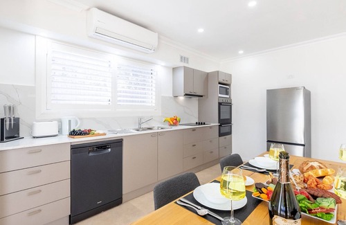Anna Bay Apartment | 50a Ocean Ave - air con, wi-fi 1 bedroom apartment