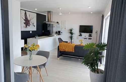 Selection Beach Apartment | 511 Umdloti Resort -sea & breakers view to die for