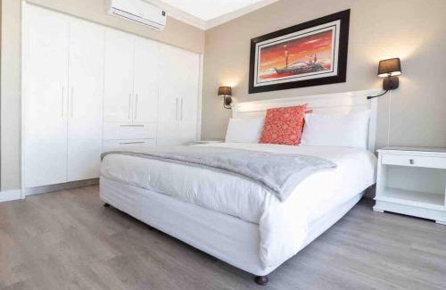 Mouille Point Apartment | 522 The Granger