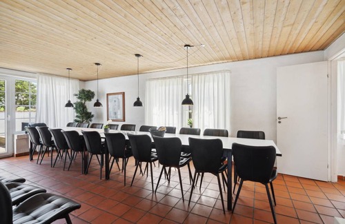 Vinderup House | 529 m² House ∙ 11 bedrooms ∙ 24 guests