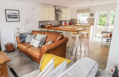 St Dogmaels House | 54 THE MOORINGS, family friendly, with open fire in St Dogmaels