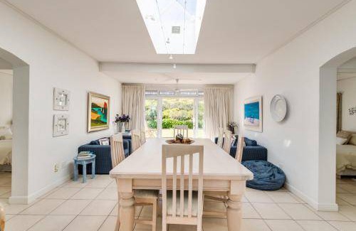 Voelklip Villa | 550 m² Villa ∙ 4 bedrooms ∙ 8 guests