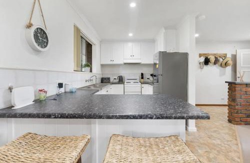 Goolwa South House | 58 Colman Rd Goolwa South - BYO Linen