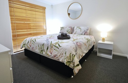 Marangaroo House | 58 Home in Marangaroo 4BR 2BTH