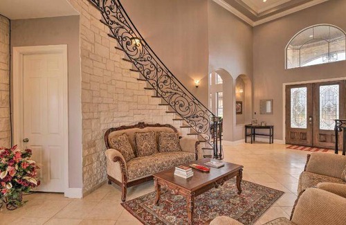Iowa Colony House | 589 m² House ∙ 8 bedrooms ∙ 19 guests