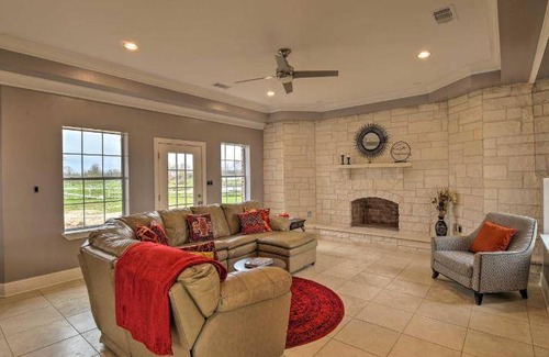 Iowa Colony House | 589 m² House ∙ 8 bedrooms ∙ 19 guests