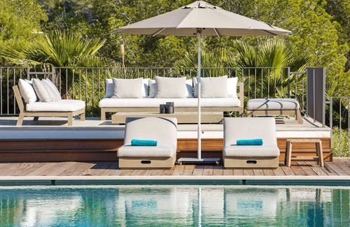 Cap Martinet Villa | 589 m² Villa ∙ 8 bedrooms ∙ 16 guests