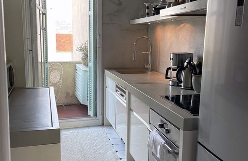 Jean-Medecin Apartment | 59. A cosy apartment with a sunny terrace close to Place Massena and the sea