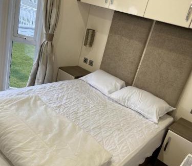 Hopton Resort | 59 Cliff Field
