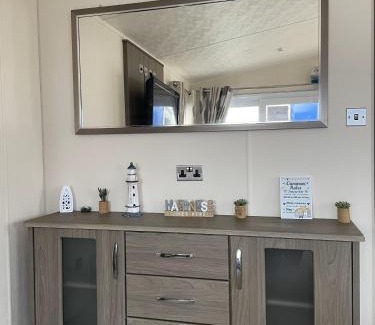 Hopton Resort | 59 Cliff Field