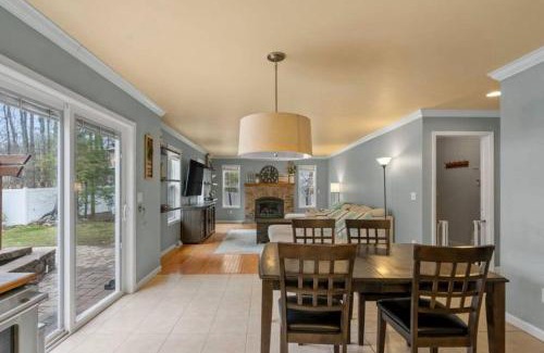 Ballston Spa Villa | 5BD Home w Heated Pool by Track