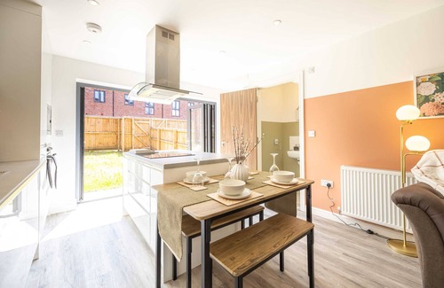 Failsworth House | 5Bedroom Townhouse 15mins to City w Free Parking